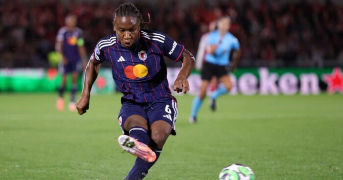 Melchie Dumornay dans le top 5 mondial : la Grenadière finaliste des Globe Soccer Awards 2025