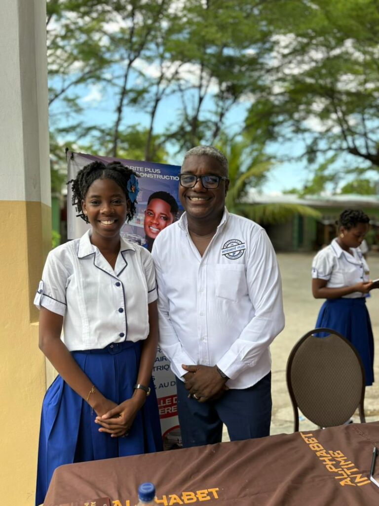 Gonaïves : Clément II Benoît ravive le goût de la lecture au Collège Saint-Pierre Claver