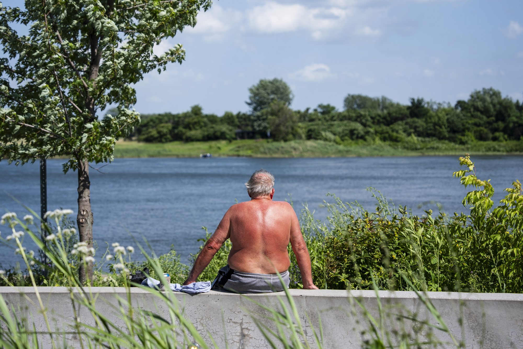 More heat and air quality warnings issued across Canada as baking temperatures continue