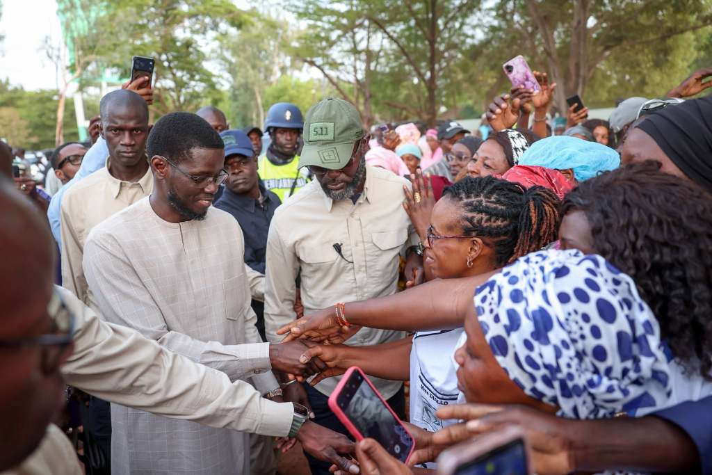 Le président sénégalais Bassirou Diomaye Faye lance son parti Kiiraay et acte sa rupture avec Ousmane Sonko