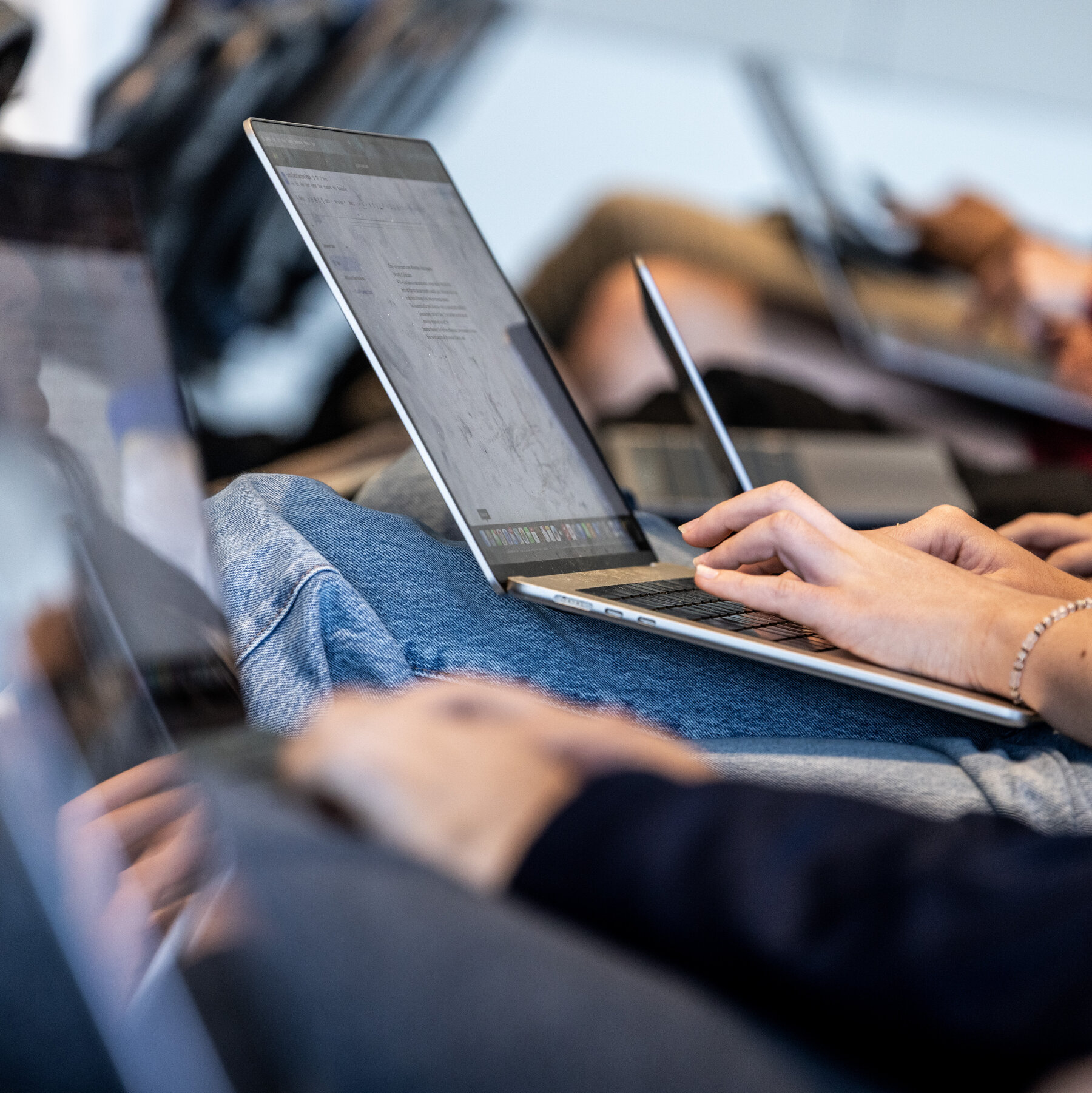 A.I. Agents Are Taking Entire Online Courses for Cheating Students