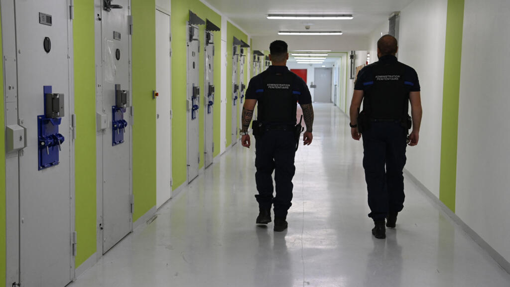 Extreme heat exposes crisis inside Europe's overcrowded prisons