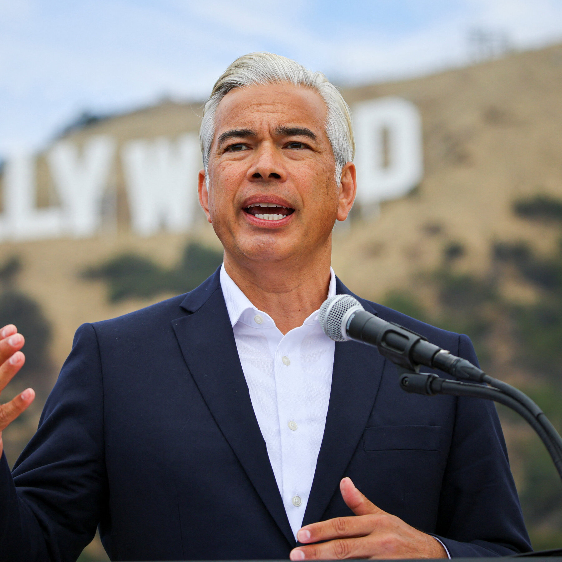 California Cancels Talks With Paramount Over Warner Bros. Merger