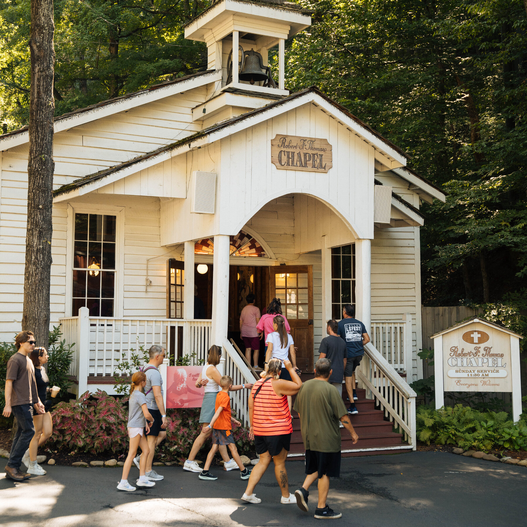 Dolly Parton Was Shaped by a Small Rural Church. They’re Fading Away.