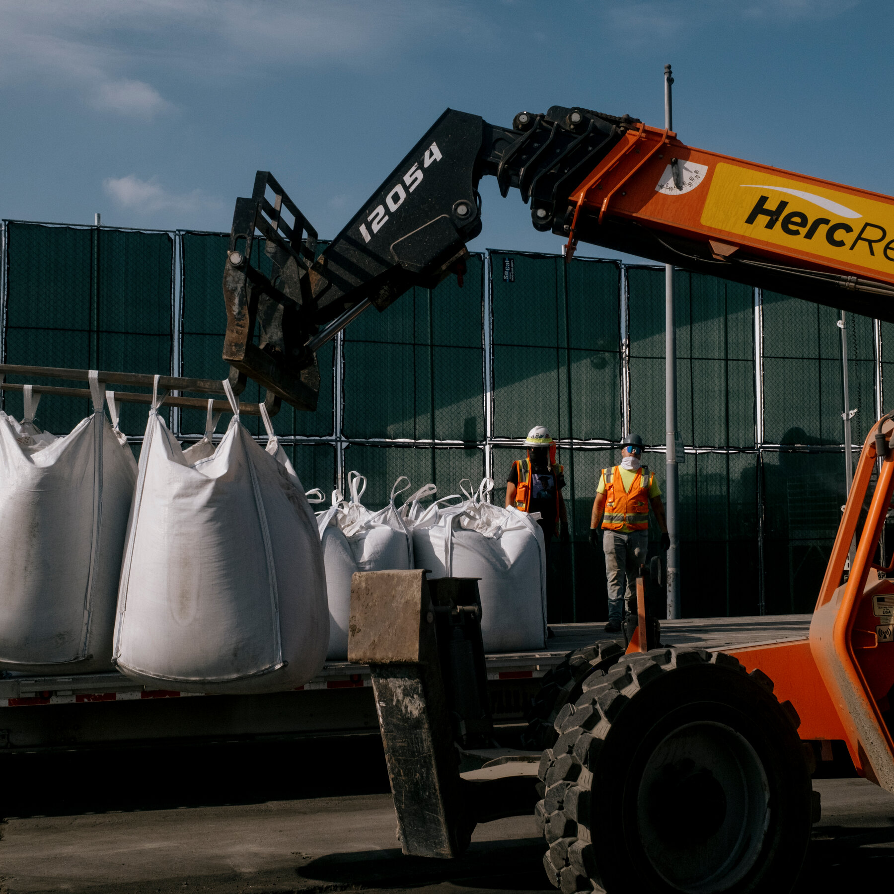 Cleanup of Rotting Food at L.A. Warehouse Took Too Long, Residents Say