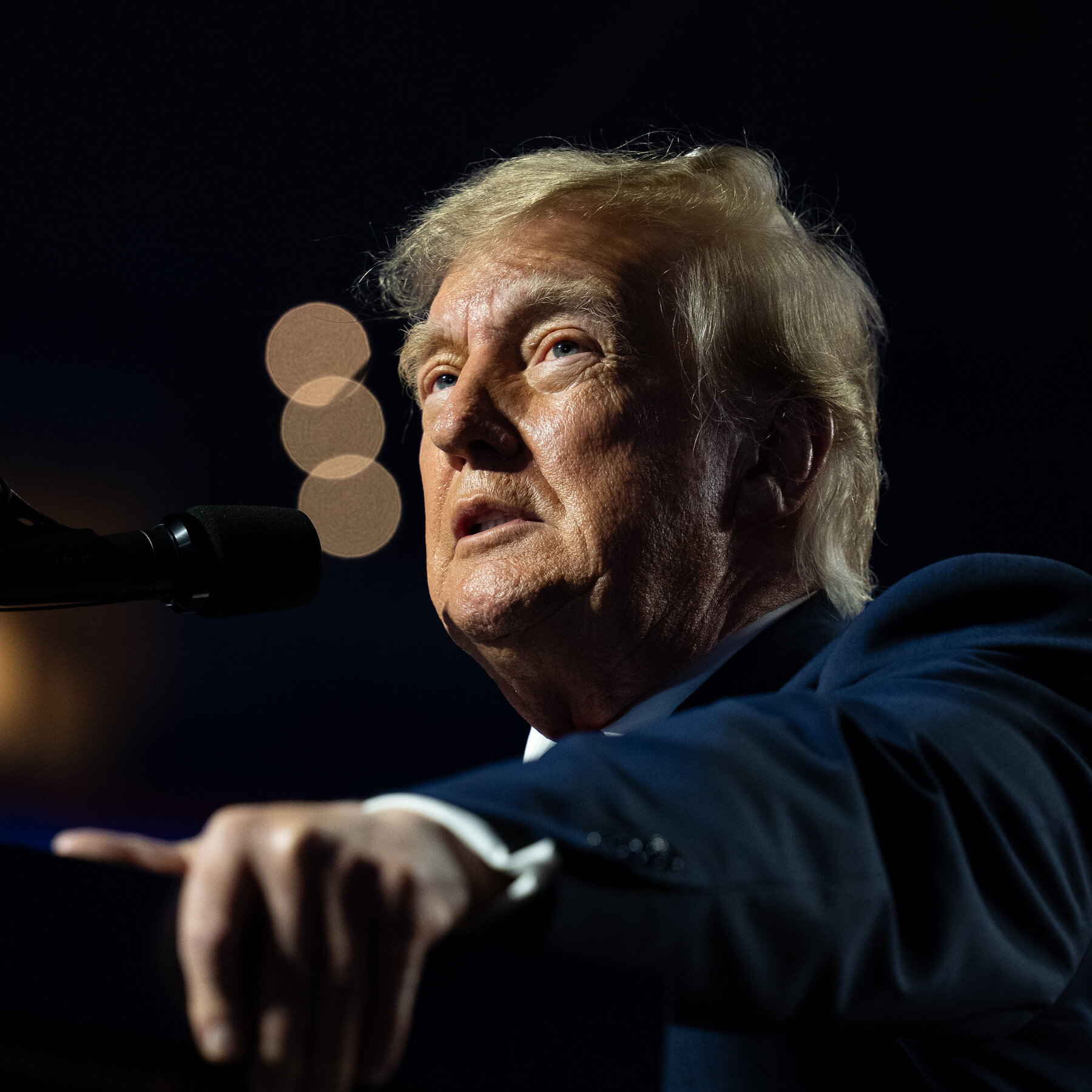 Inflation Complicates Trump’s Midterms Pitch to Voters