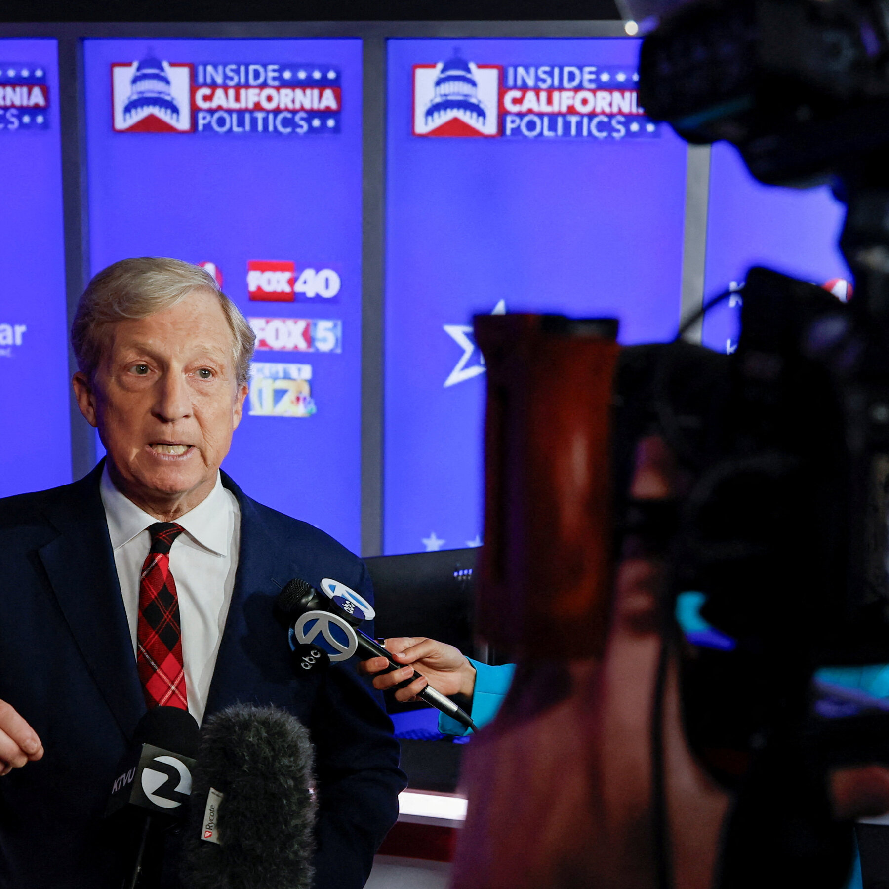 Steyer, a Climate Activist, Retains Ties to a Hedge Fund That Backs Coal