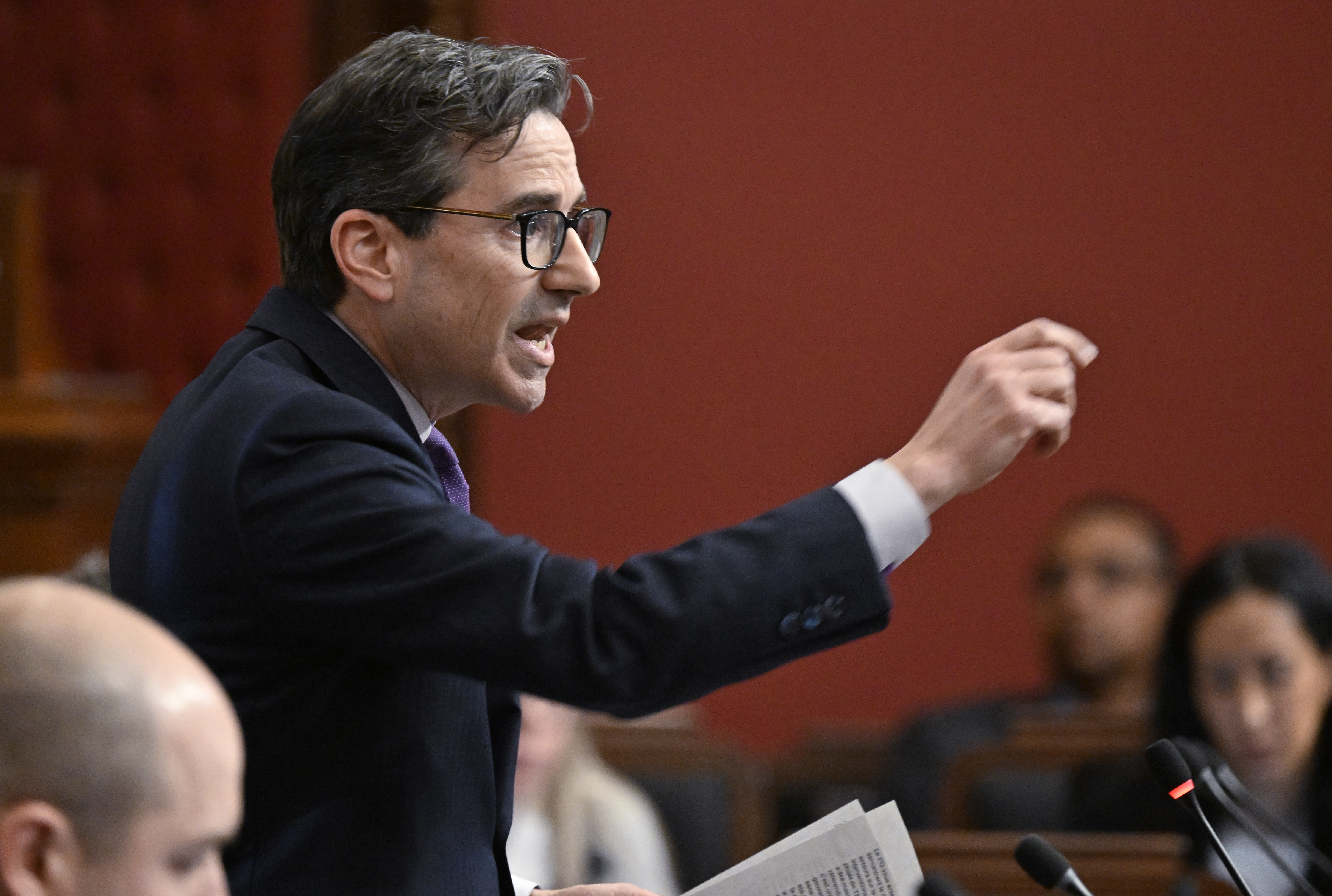 Quebec accuses Toronto of ‘fear campaign’ in defence bank bid