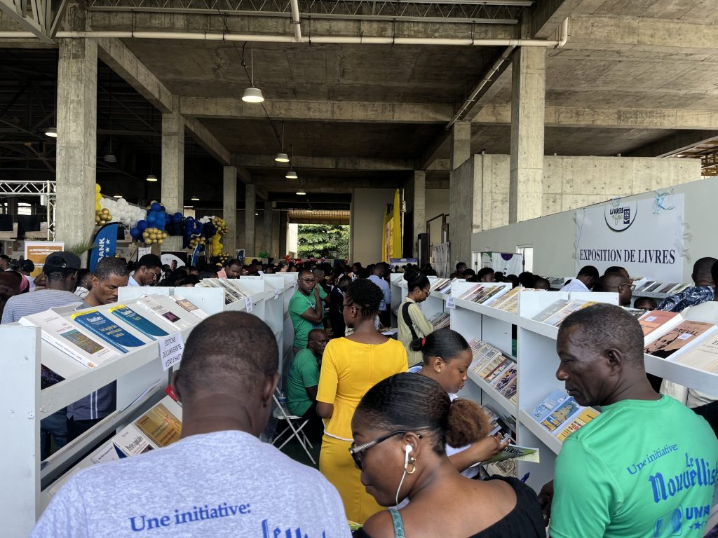 Haiti book fair ‘Livres en Folie’ honors René Depestre, draws generations of readers