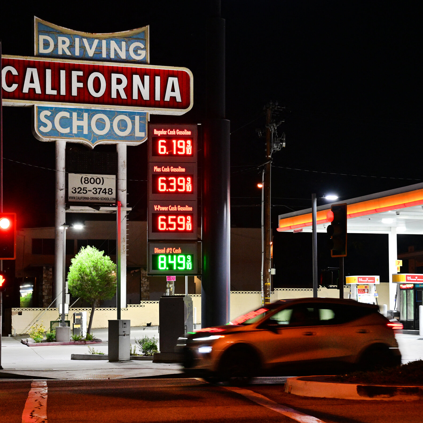 The State of the Economy Before the Midterms: Rising Inflation and A.I. Unease