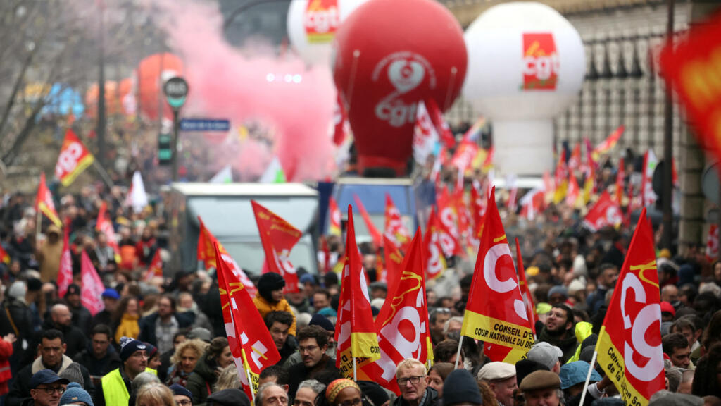 French public sector workers strike over pay freeze ahead of 2027 budget